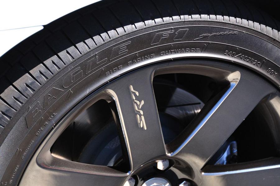  Chrysler 300C SRT8 2012 года  (фото 44 из 100)